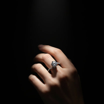 Moissanite 1.00 ctw Circle Ring
